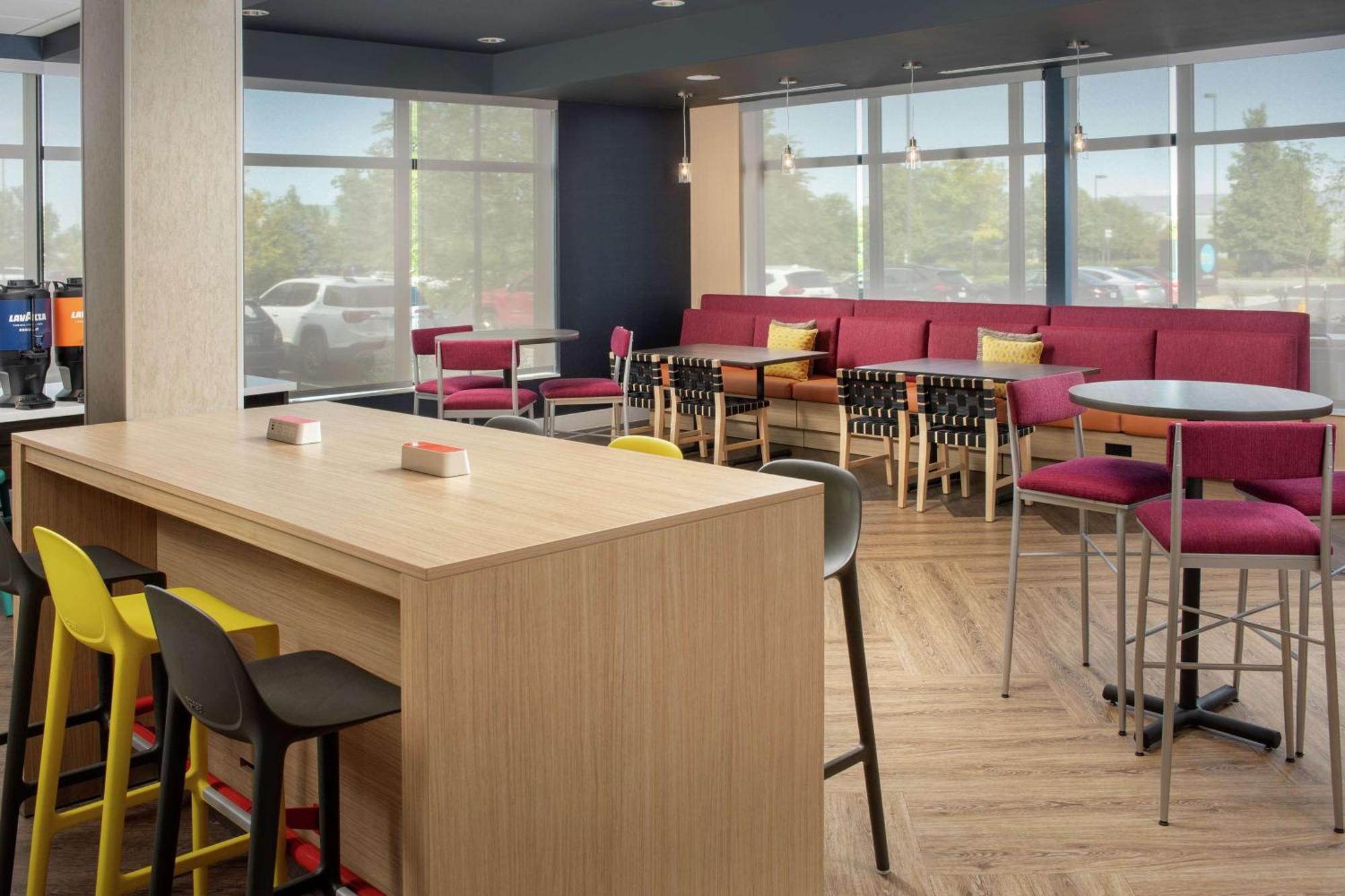 Tru By Hilton Denver Airport Tower Road Bagian luar foto